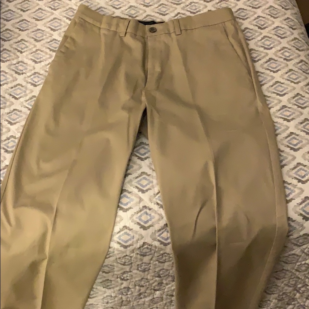 Haggar Clothing comfort stretch Khakis